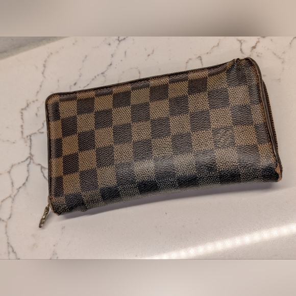 Louis Vuitton Damier Wallet - Brown Coated Canvas - Picture 2 of 16